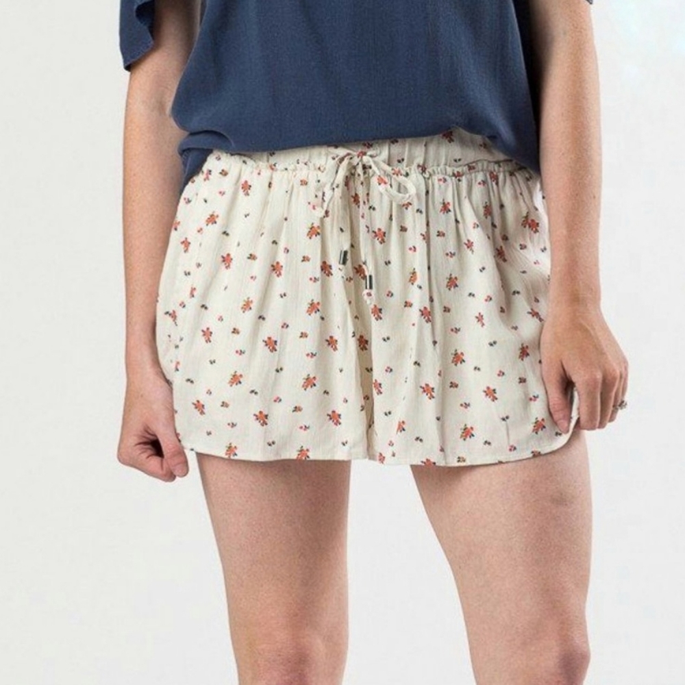 Splendid Ecru Floral Print Shorts